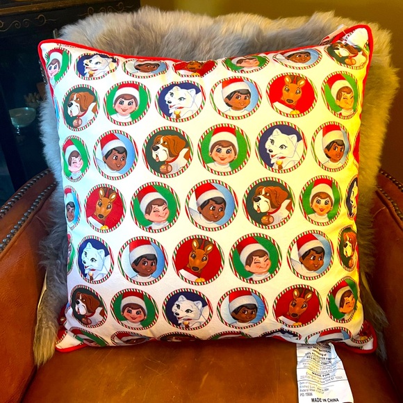 Elf on the Shelf NWT Large Elf on the Shelf Velour Accent Pillow 20” x 20” - Picture 1 of 6